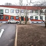 Airport-bus - 13 North - Comfort 5 Apartment
